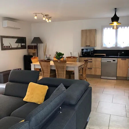 Holiday home L'aureilhannaise